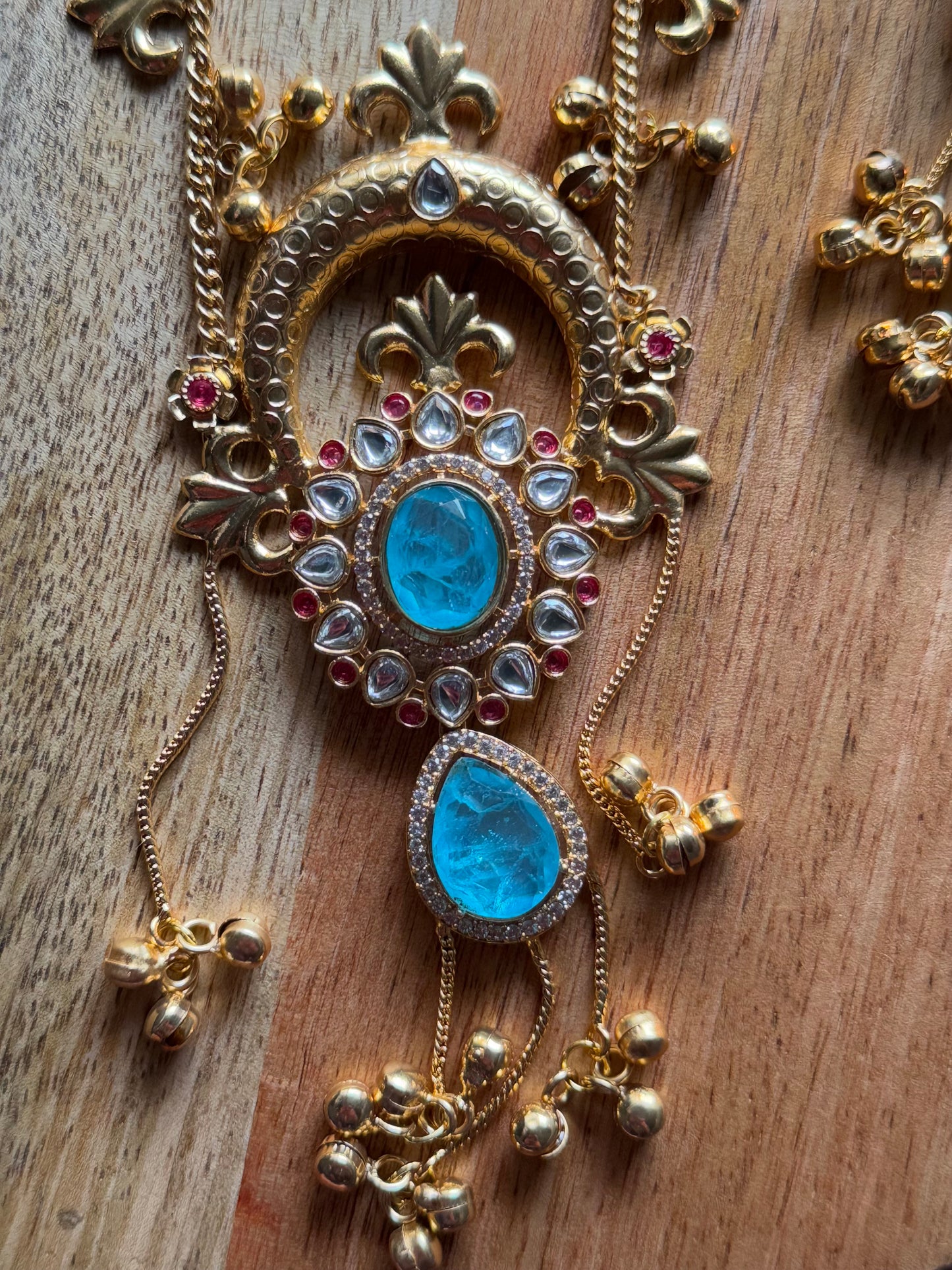 Aarunya Necklace Set