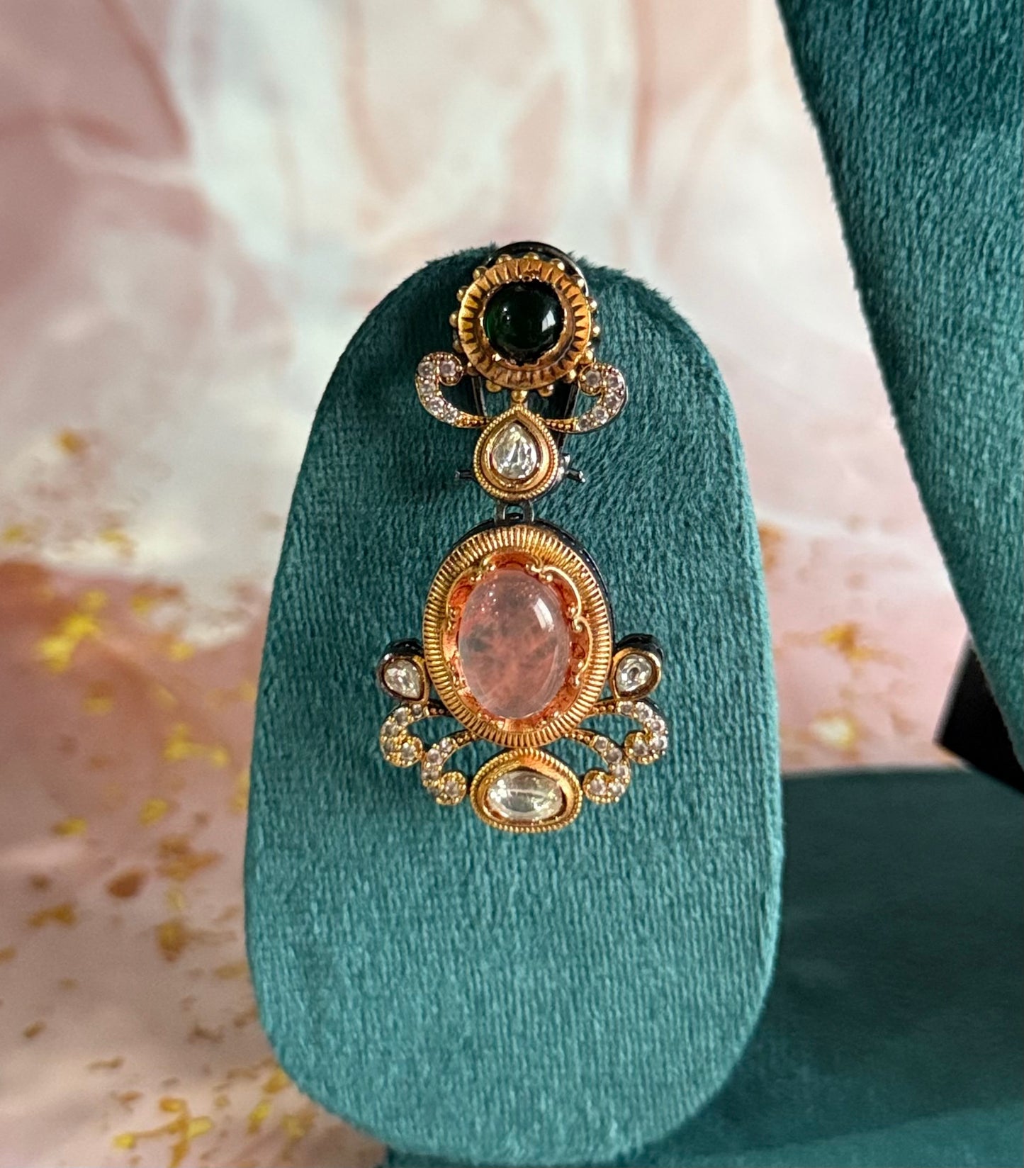 Imperial Aura Neck Set