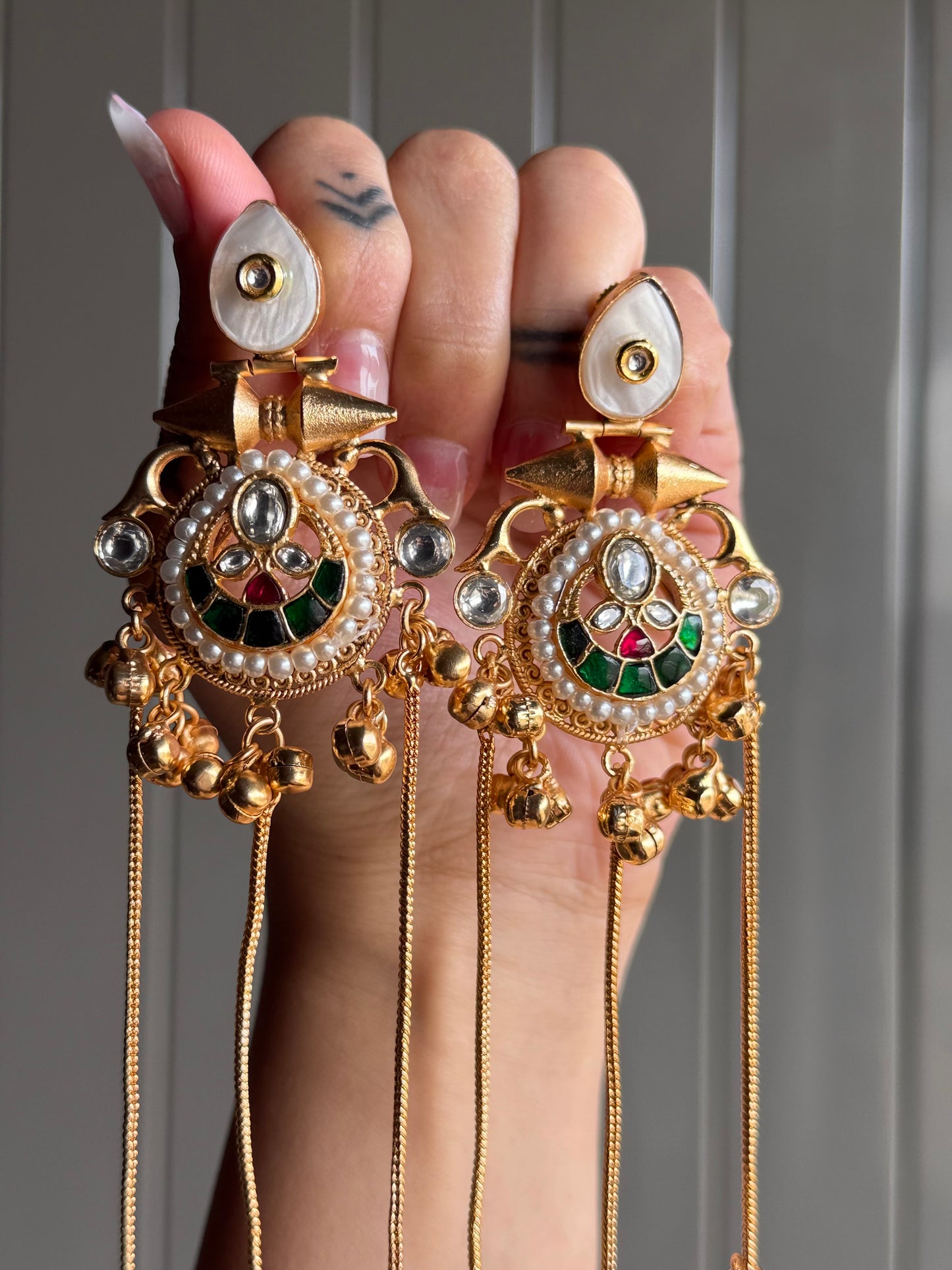 Meenakshi Jharokha Earrings